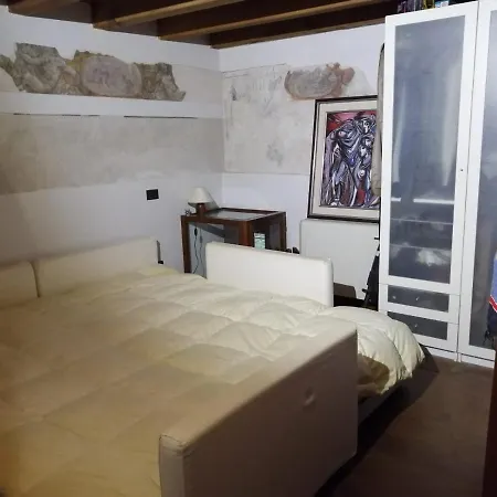 Palazzo Rinascimentale Con Affreschi Apartment